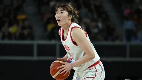 耐克电竞鞋款热销，限量版引发抢购